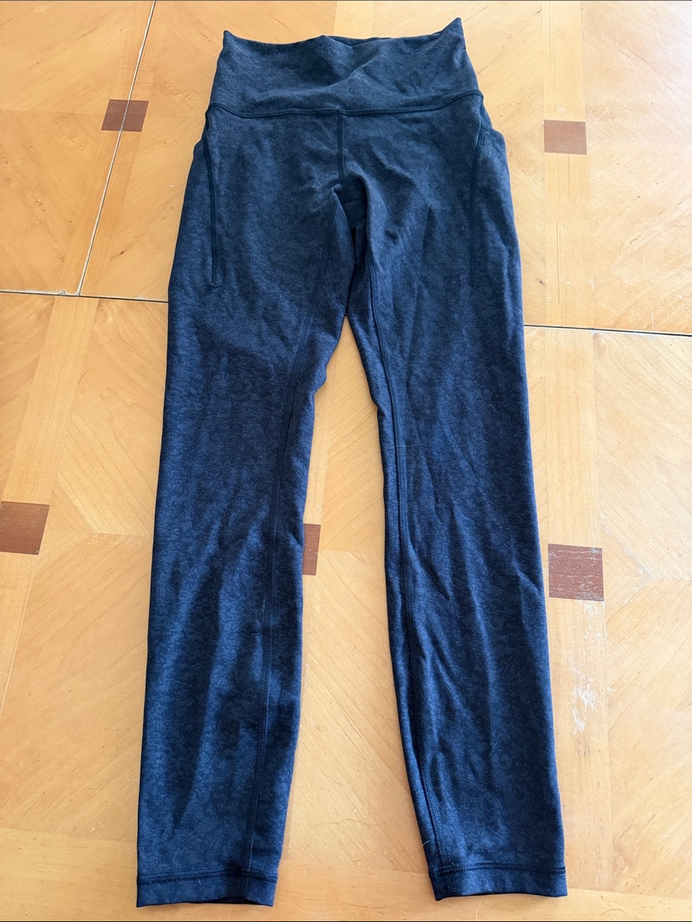 lululemon athletica Women's High-Rise Leggings Full - Black/Dark Gray pattern